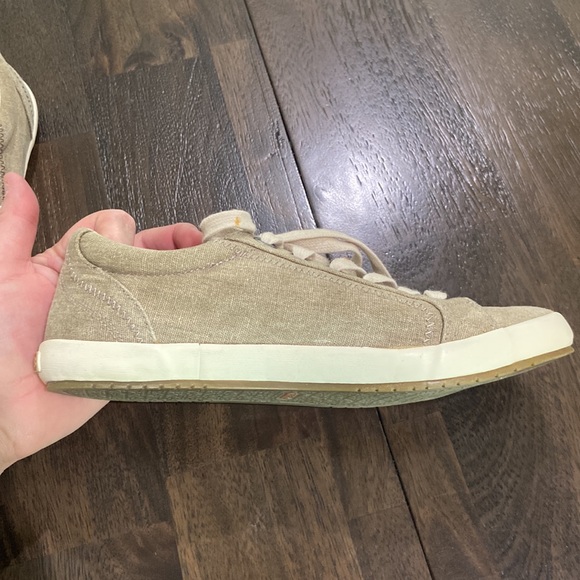 Taos star khaki wash canvas sneaker size 8 some spots on the left shoelace - Picture 14 of 17